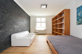 Pronájem bytu 2+1 v osobním vlastnictví 65 m², Praha 2 - Nové Město