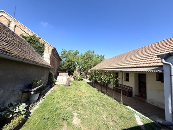 Prodej domu 220 m², Drnholec