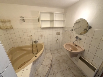 Prodej domu 220 m², Drnholec