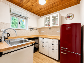 nová vybavená kuchyně - Prodej chaty / chalupy 90 m², Počedělice