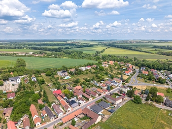 Prodej pozemku 886 m², Všetaty