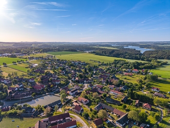 Prodej domu 390 m², Bernartice