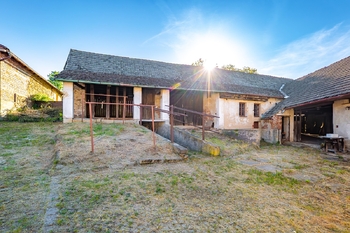 Prodej domu 390 m², Bernartice