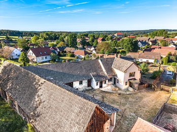 Prodej domu 390 m², Bernartice