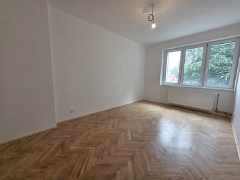 Pronájem bytu 2+kk v družstevním vlastnictví 50 m², Krupka