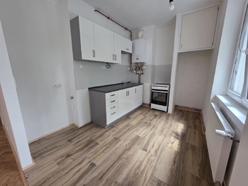 Pronájem bytu 2+kk v družstevním vlastnictví 50 m², Krupka