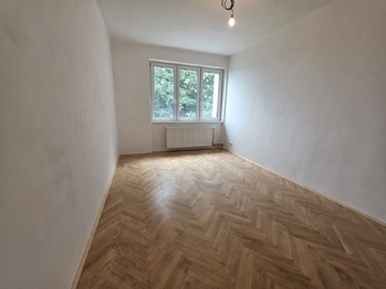 Pronájem bytu 2+kk v družstevním vlastnictví 50 m², Krupka