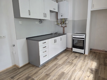 Pronájem bytu 2+kk v družstevním vlastnictví 50 m², Krupka
