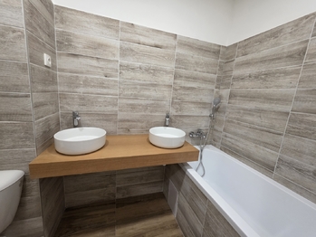 Pronájem bytu 2+kk v družstevním vlastnictví 50 m², Krupka