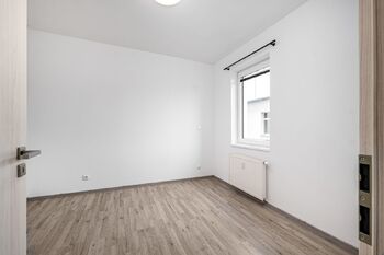 ložnice - Prodej bytu 2+kk v osobním vlastnictví 50 m², České Budějovice