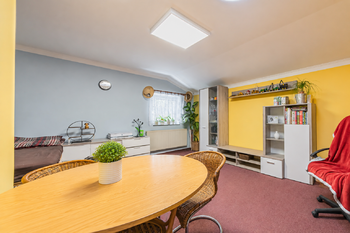 Prodej nájemního domu 301 m², Kladno