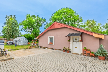 Prodej nájemního domu 301 m², Kladno