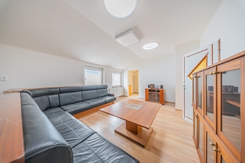 Prodej nájemního domu 301 m², Kladno