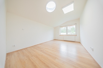 Prodej nájemního domu 301 m², Kladno