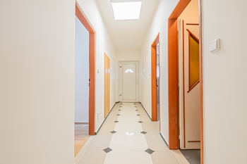 Prodej nájemního domu 301 m², Kladno