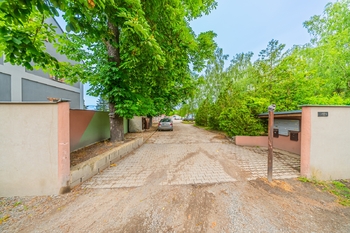 Prodej nájemního domu 301 m², Kladno