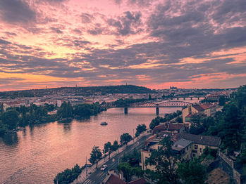 Podvečerní procházka na Vyšehrad - Pronájem bytu 1+kk v osobním vlastnictví 26 m², Praha 2 - Nové Město