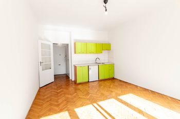 Vstup do bytu - Pronájem bytu 1+kk v osobním vlastnictví 26 m², Praha 2 - Nové Město