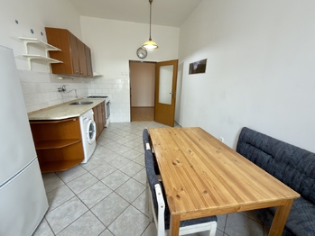 Prodej bytu 1+1 v osobním vlastnictví 46 m², Praha 7 - Holešovice