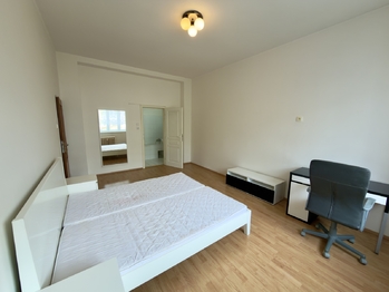 Prodej bytu 1+1 v osobním vlastnictví 46 m², Praha 7 - Holešovice