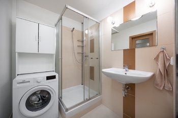 Koupelna + WC - Prodej bytu 2+kk v osobním vlastnictví 41 m², Kralupy nad Vltavou