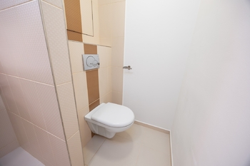 Koupelna + WC - Prodej bytu 2+kk v osobním vlastnictví 41 m², Kralupy nad Vltavou
