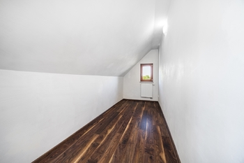 Šatna - Prodej domu 210 m², Praha 9 - Běchovice