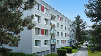 Pohled na dům - Prodej bytu 3+1 v družstevním vlastnictví 68 m², Hradec Králové