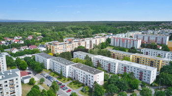 Okolí domu - Prodej bytu 3+1 v družstevním vlastnictví 68 m², Hradec Králové