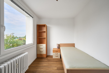 Pokoj - Prodej bytu 3+1 v družstevním vlastnictví 68 m², Hradec Králové