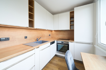 Kuchyňská linka - Prodej bytu 3+1 v družstevním vlastnictví 68 m², Hradec Králové 