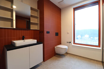 Koupelna - Pronájem bytu 2+kk v osobním vlastnictví 40 m², Praha 5 - Košíře