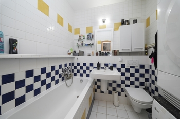 koupelna foto 1 - Prodej bytu 2+kk v osobním vlastnictví 51 m², Brno