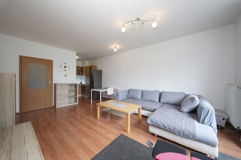 obývací pokoj foto 3 - Prodej bytu 2+kk v osobním vlastnictví 51 m², Brno