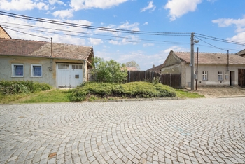 Prodej pozemku 1027 m², Dražůvky