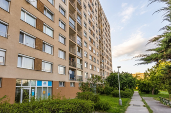 Pohled na dům - Pronájem bytu 2+kk v družstevním vlastnictví 42 m², Praha 4 - Chodov