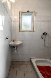 +420 721 415 122|Lucie Krechterová|lucie.krechterova@remax.cz - Prodej domu 288 m², Orlová