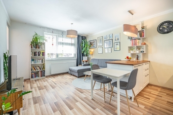 Prodej bytu 2+kk v osobním vlastnictví 48 m², Praha 10 - Uhříněves