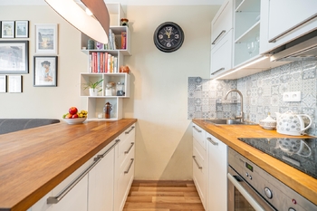 Prodej bytu 2+kk v osobním vlastnictví 48 m², Praha 10 - Uhříněves