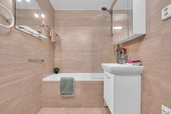 Prodej bytu 3+1 v družstevním vlastnictví 74 m², Praha 8 - Troja