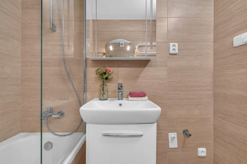 Prodej bytu 3+1 v družstevním vlastnictví 74 m², Praha 8 - Troja