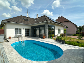 Prodej domu 400 m², Líně