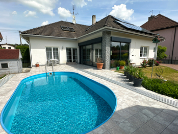 Prodej domu 400 m², Líně