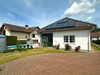 Prodej domu 400 m², Líně