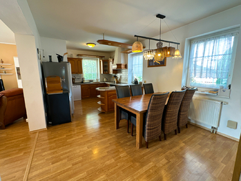 Prodej domu 400 m², Líně