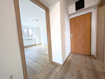 Pronájem bytu 3+kk v osobním vlastnictví 60 m², Vroutek