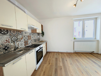 Pronájem bytu 3+kk v osobním vlastnictví 60 m², Vroutek