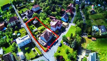 Pohled na dům z výšky - Prodej domu 178 m², Zlín