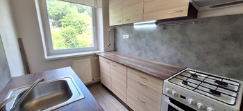 Kuchyně v 1. patře - Prodej domu 178 m², Zlín