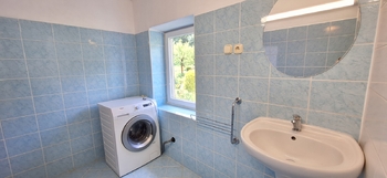 Koupelna ve 2. patře - Prodej domu 178 m², Zlín